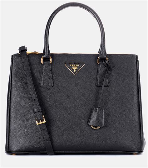 prada saffiano size cm|Prada Livermore.